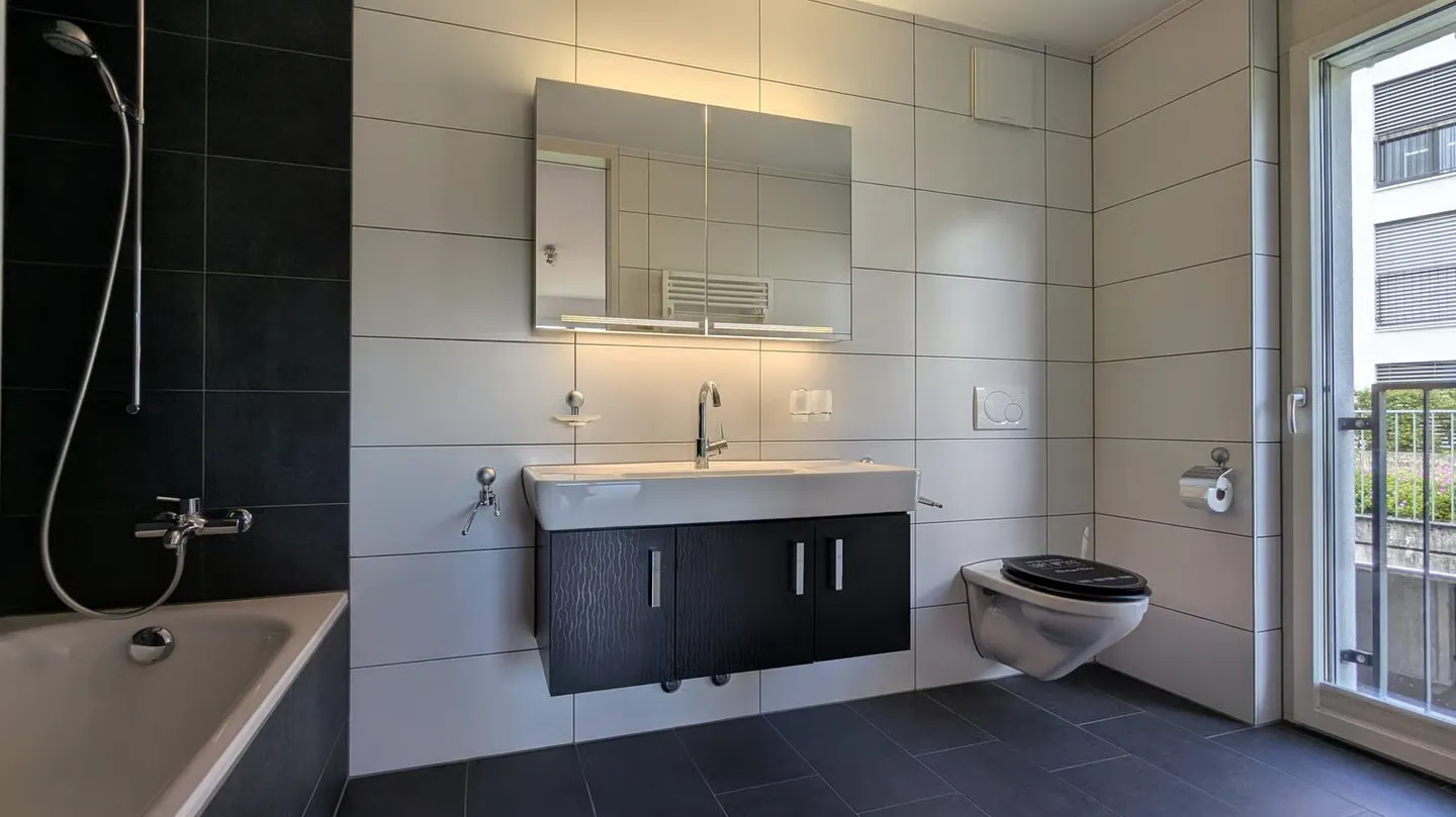 Appartement penthouse exclusif de 4,5 pièces dans un emplacement calme - Photo 13 sur 17