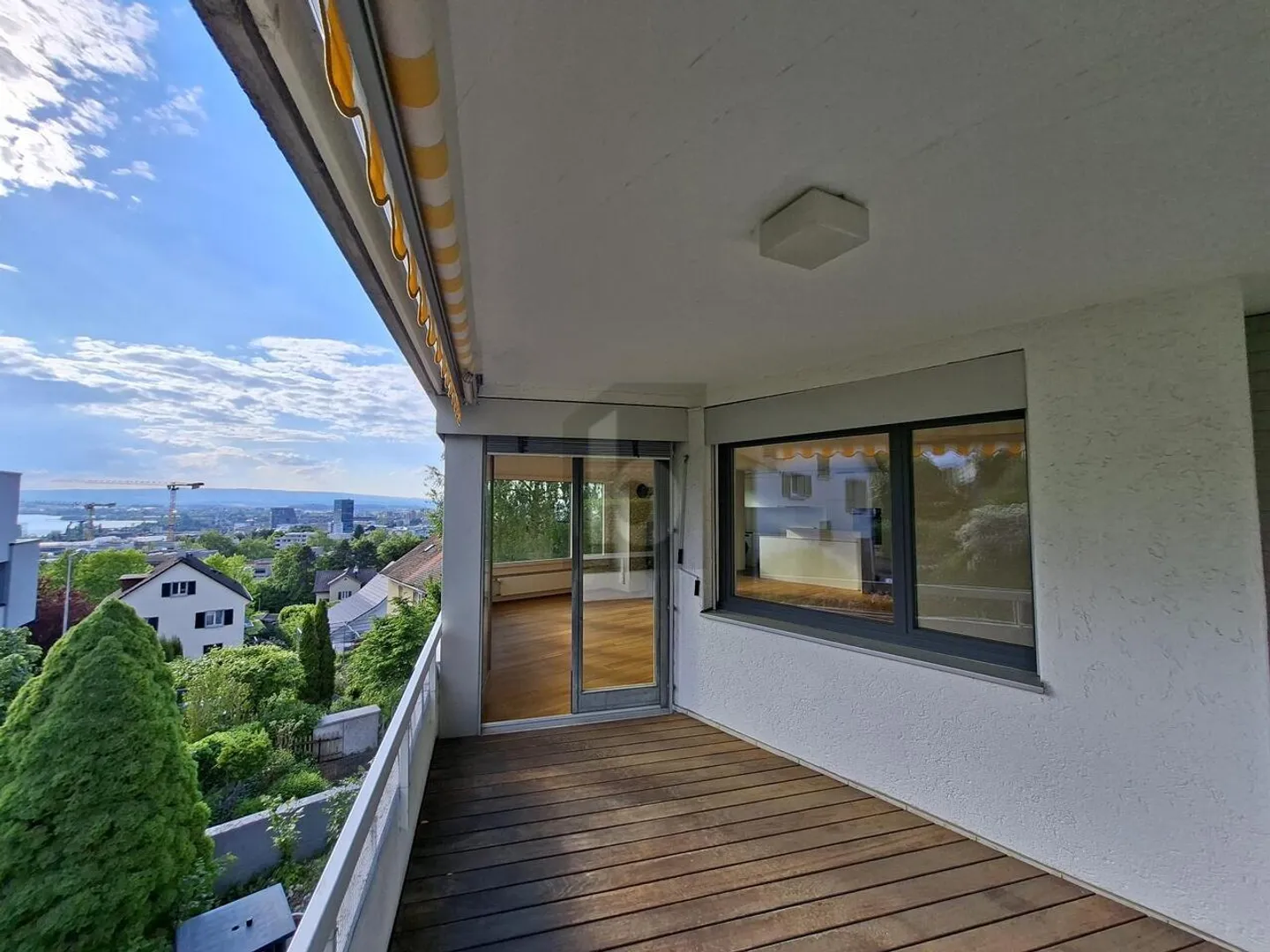 Stilvolles Apartment mit Seeblick - Foto 1 von 6
