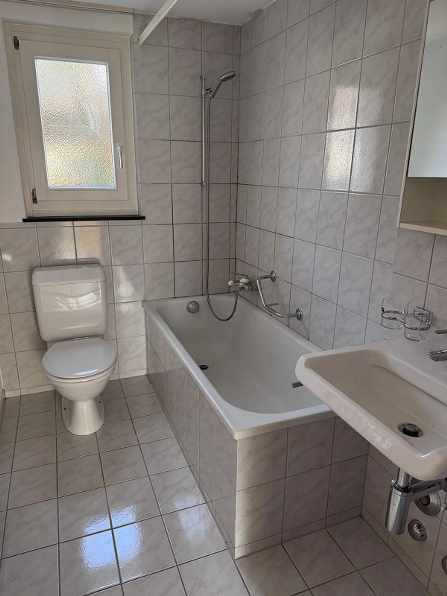 Gemütliche Wohnung mit sonnigem Balkon in der Gemeinde Erlen - Foto 3 von 5