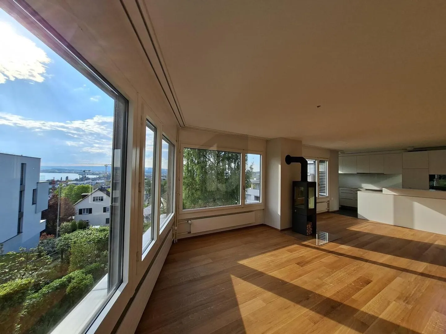 Stilvolles Apartment mit Seeblick - Foto 2 von 6