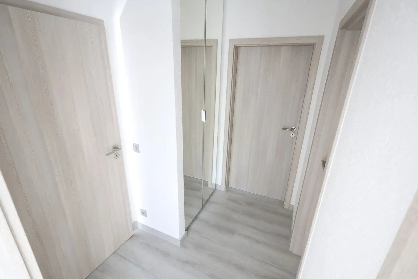 Spacieux 3.5 pièces avec deux salles de bains - RÉNOVÉ à Coldrerio - Photo 10 sur 12