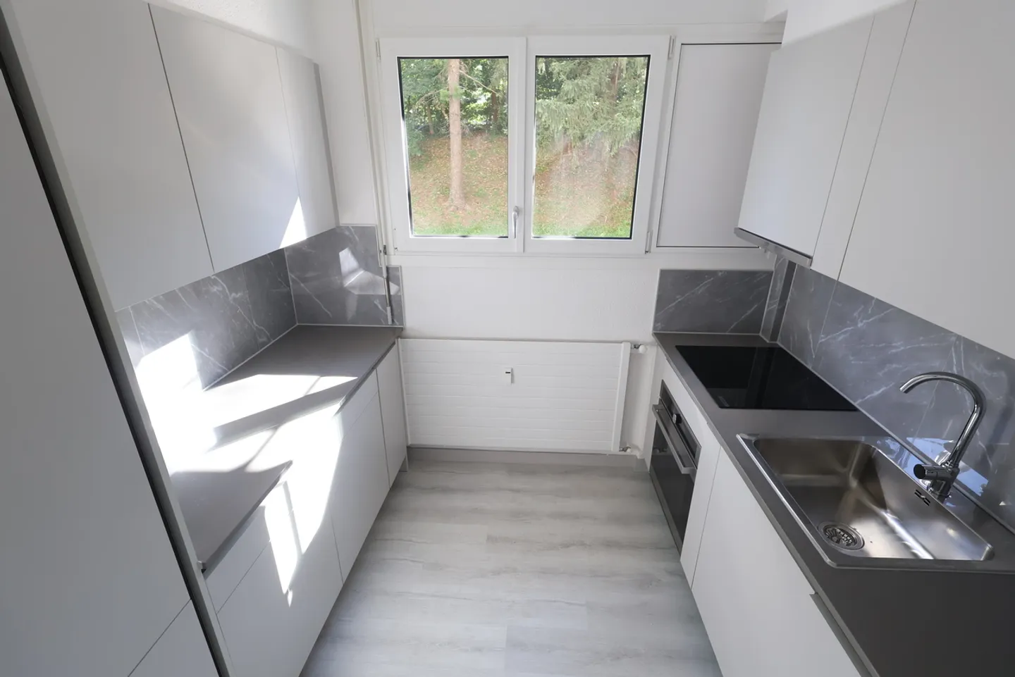 Spacieux 3.5 pièces avec deux salles de bains - RÉNOVÉ à Coldrerio - Photo 1 sur 12