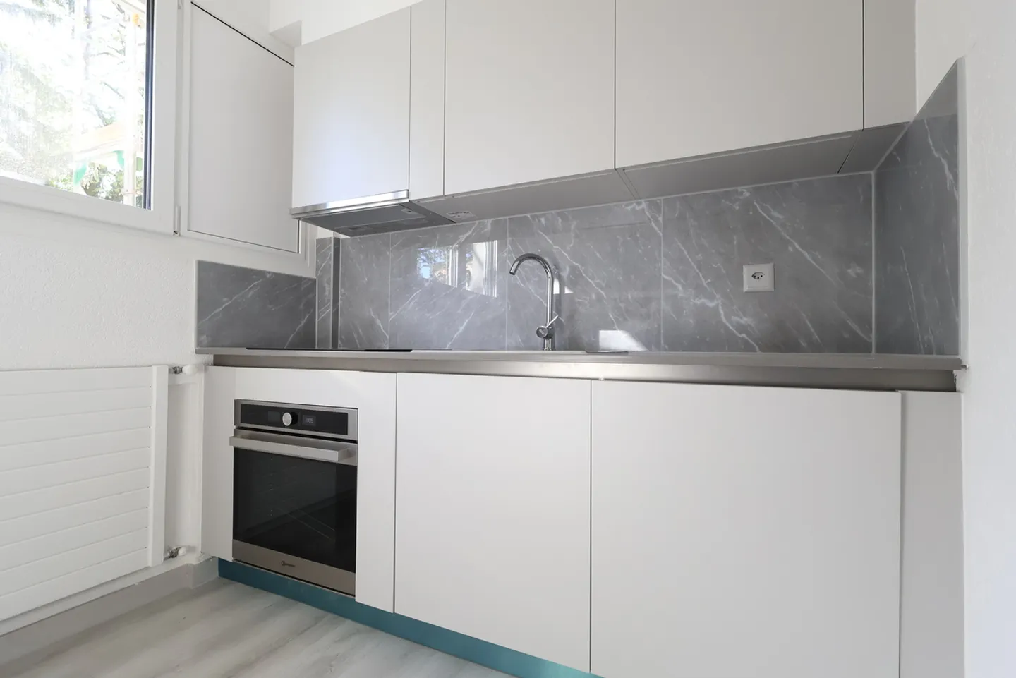 Spacieux 3.5 pièces avec deux salles de bains - RÉNOVÉ à Coldrerio - Photo 2 sur 12