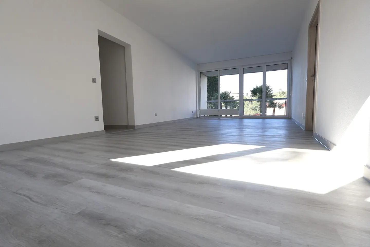 Spacieux 3.5 pièces avec deux salles de bains - RÉNOVÉ à Coldrerio - Photo 5 sur 12