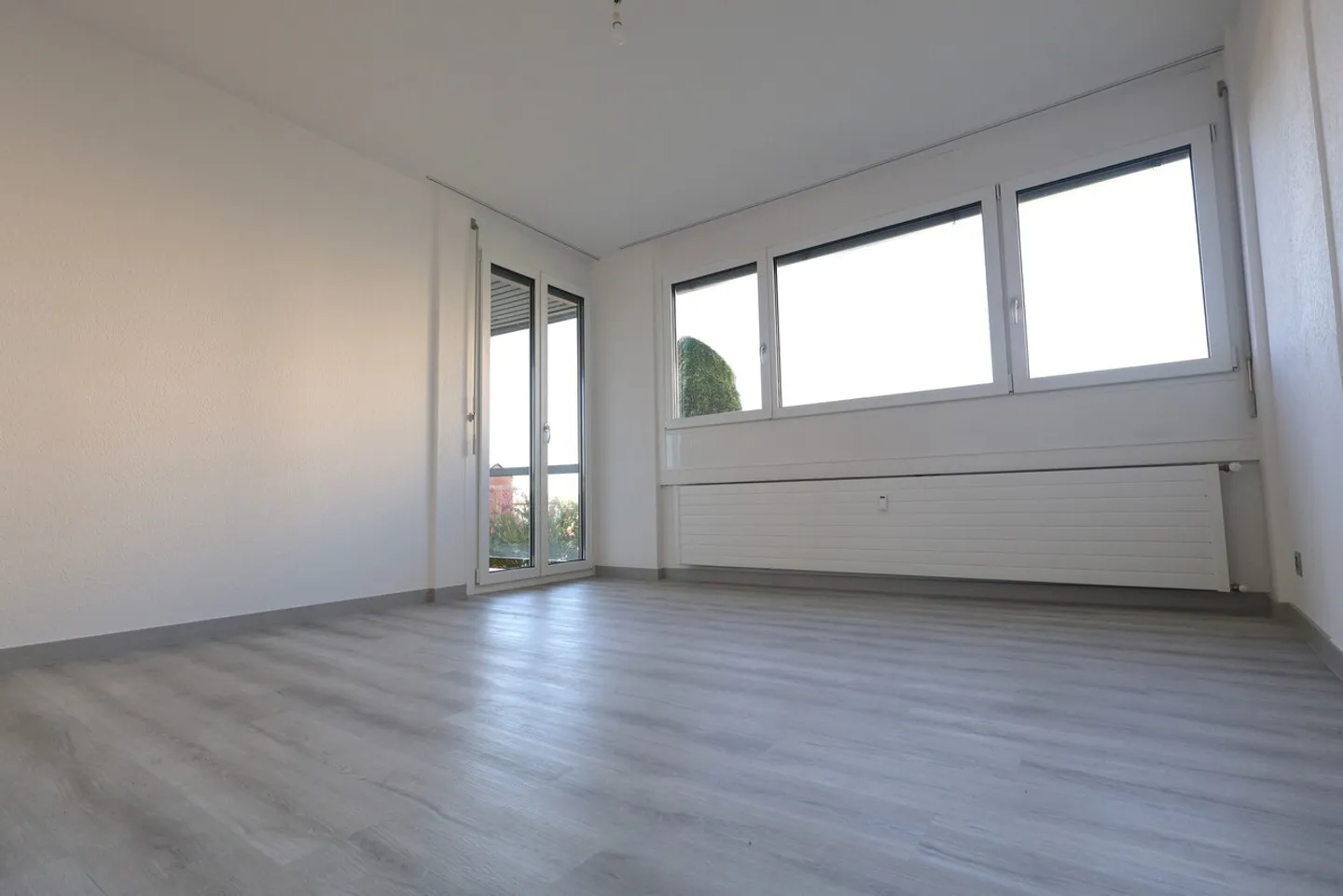 Spacieux 3.5 pièces avec deux salles de bains - RÉNOVÉ à Coldrerio - Photo 4 sur 12