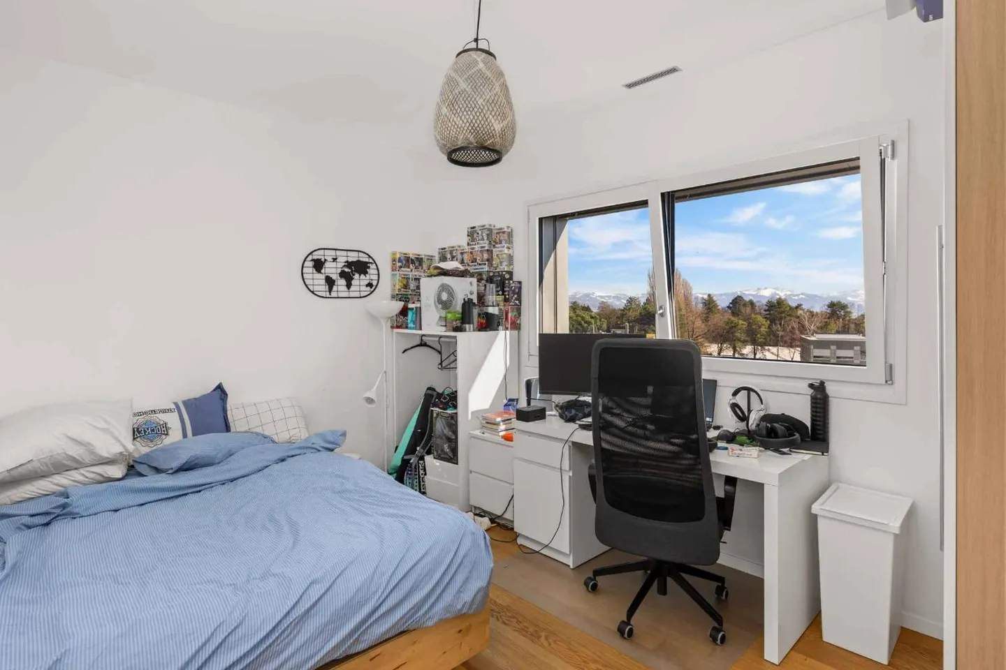 Attique avec beaucoup de lumière et vue sur le lac à Saint-Sulpice - Photo 11 sur 11