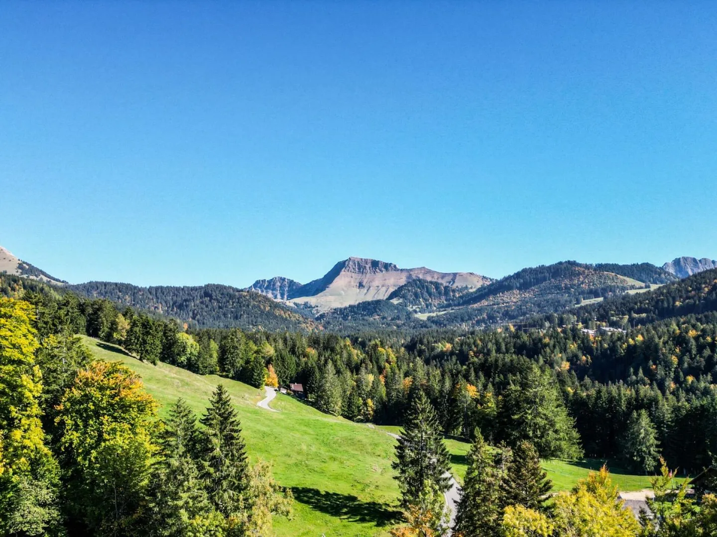 New luxury villa with a magnificent view! - Photo 4 of 9