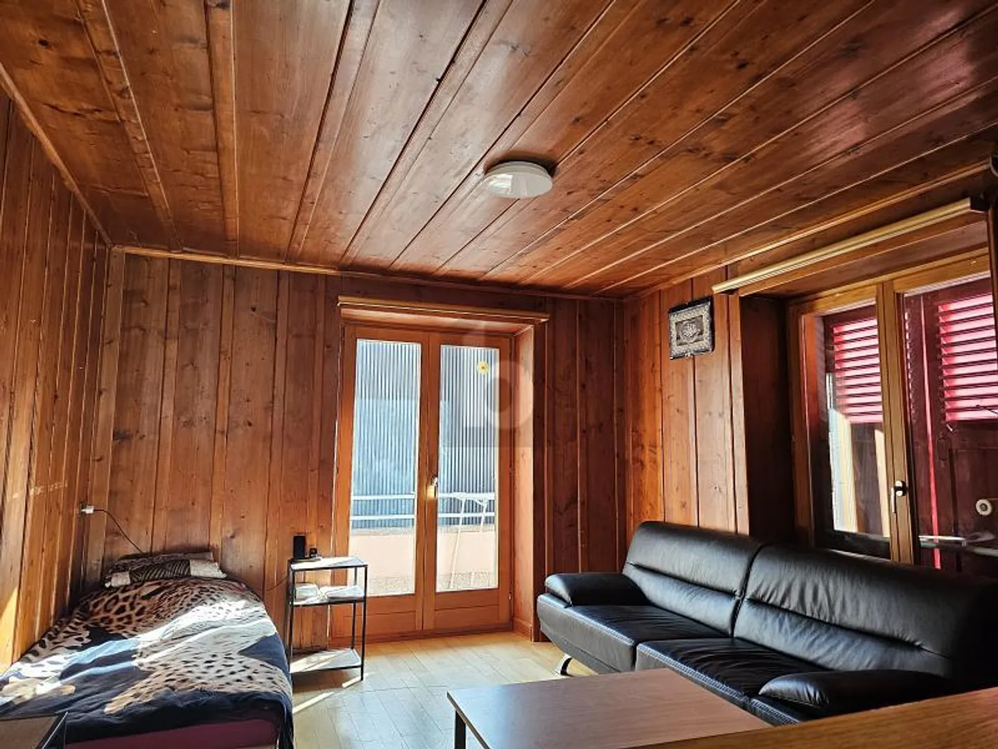 4.5% NET YIELD WITH 5 RESIDENTIAL UNITS - Photo 2 of 6