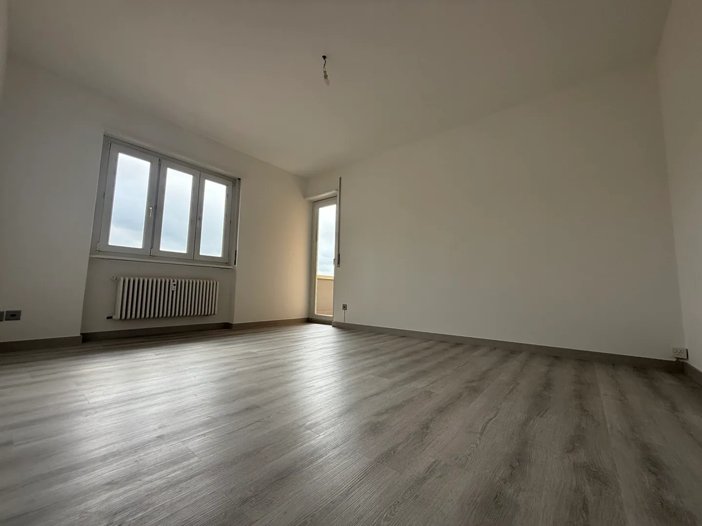 Luminoso appartamento 2.5 locali RISTRUTTURATO a Mendrisio - Foto 2 di 9