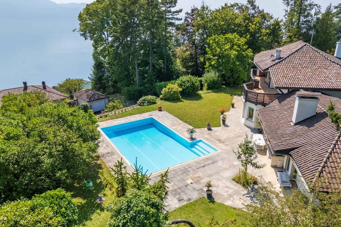 Luxusvilla mit Seeblick - Foto 2 von 13