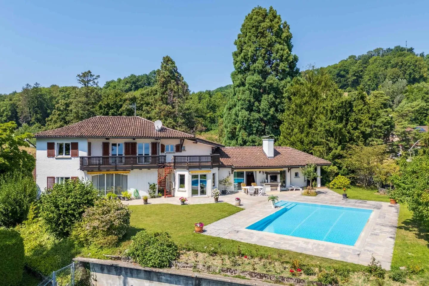 Luxusvilla mit Seeblick - Foto 1 von 13