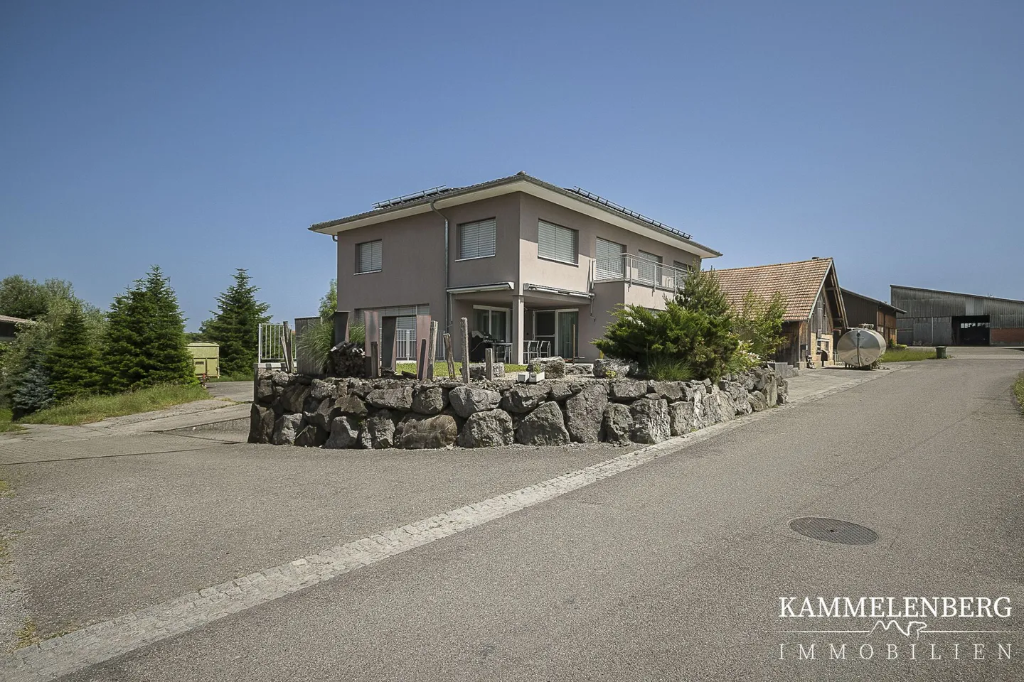 Ampia casa unifamiliare di 7,5 stanze con edificio per animali - Foto 1 di 38