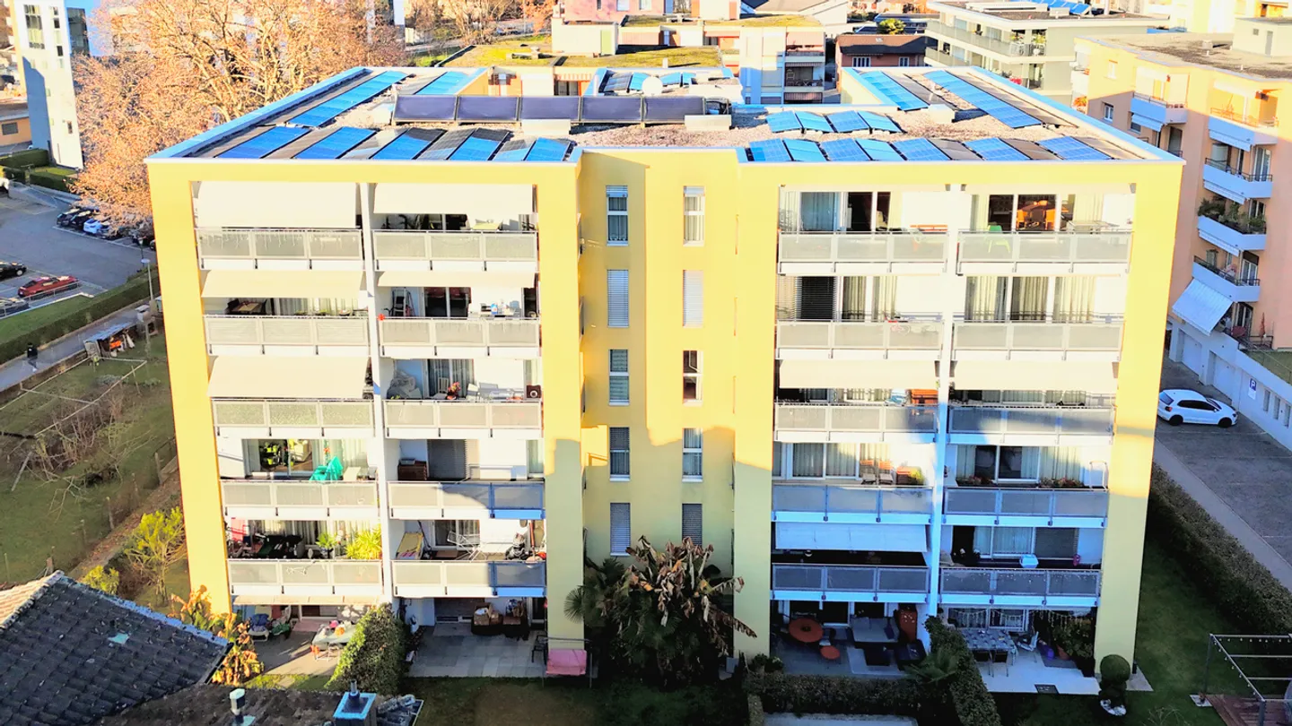 Attico elegante con terrazza panoramica vicino al centro di Lugano - Foto 1 di 19