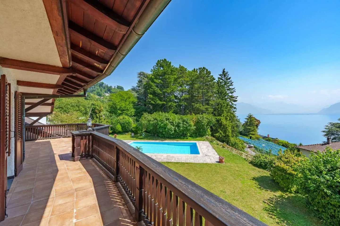Luxusvilla mit Seeblick - Foto 12 von 13