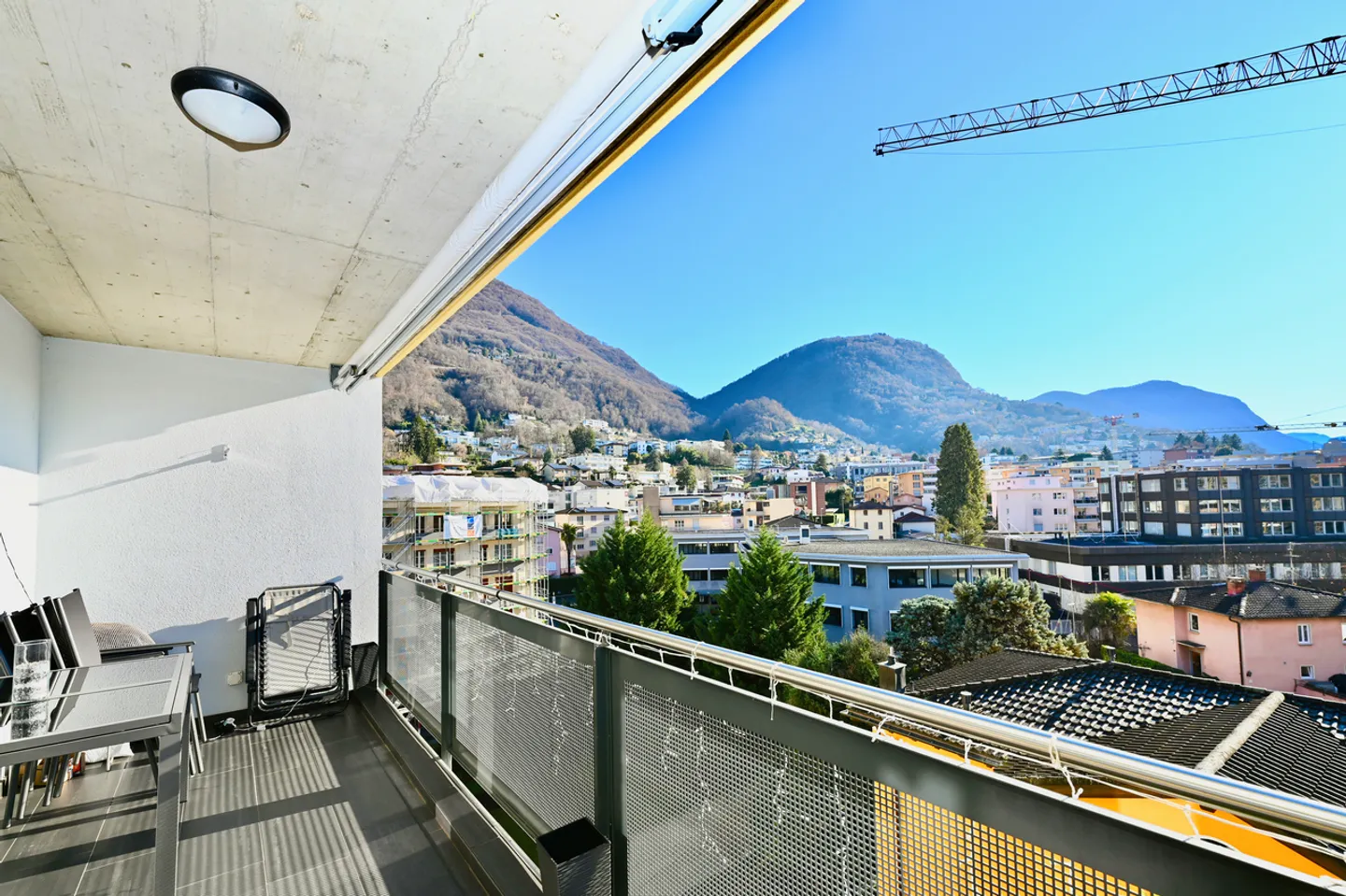 Attico elegante con terrazza panoramica vicino al centro di Lugano - Foto 8 di 19