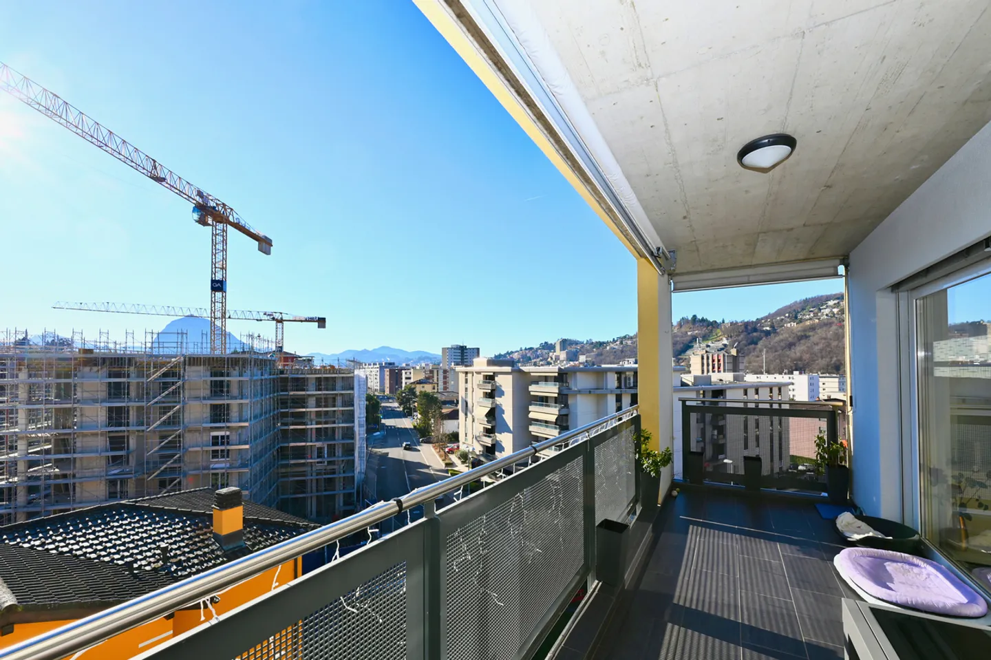 Attico elegante con terrazza panoramica vicino al centro di Lugano - Foto 7 di 19