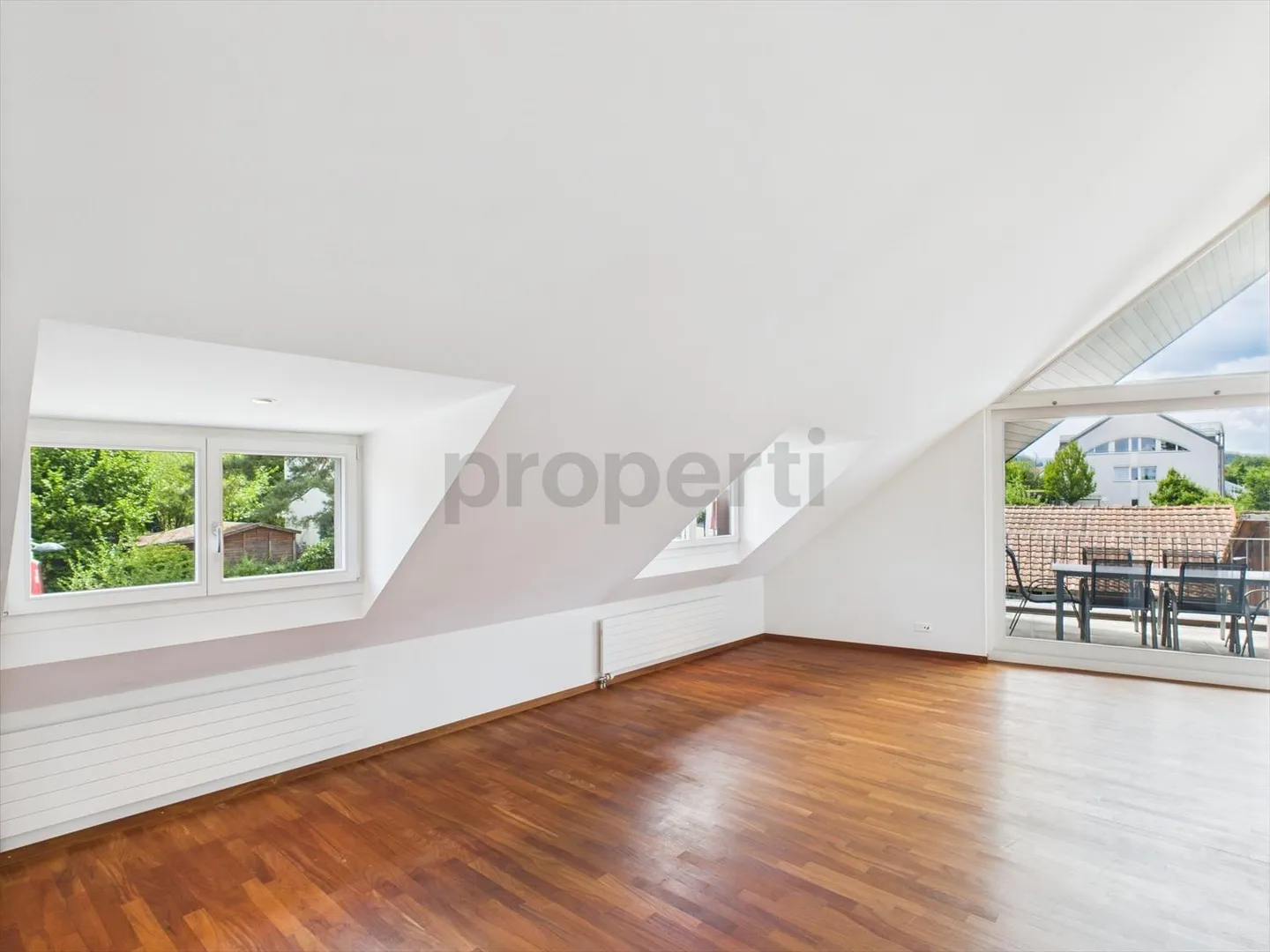 Appartamento esclusivo 3.5 locali con grande cantina e garage in standard di proprietà a Schönenbuch - Foto 9 di 13