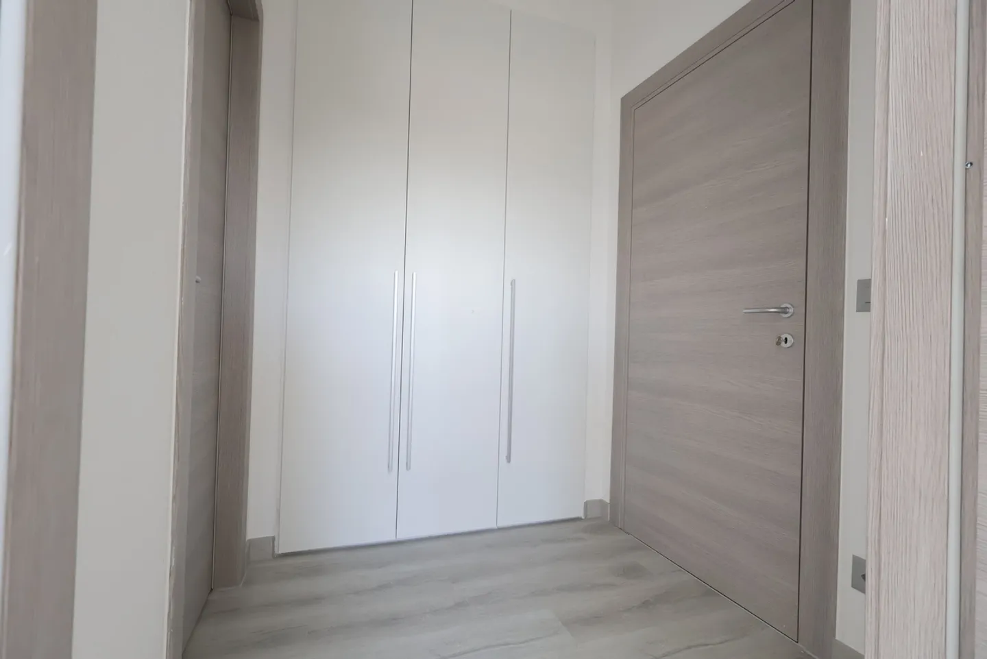 Appartement moderne de 2,5 pièces entièrement rénové au centre de Coldrerio - Photo 4 sur 8