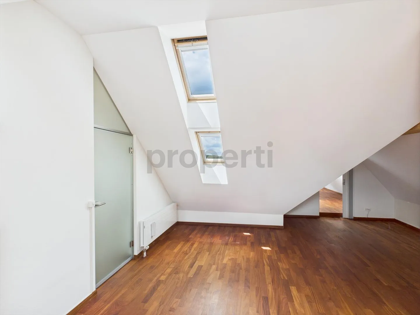 Appartamento esclusivo 3.5 locali con grande cantina e garage in standard di proprietà a Schönenbuch - Foto 7 di 13