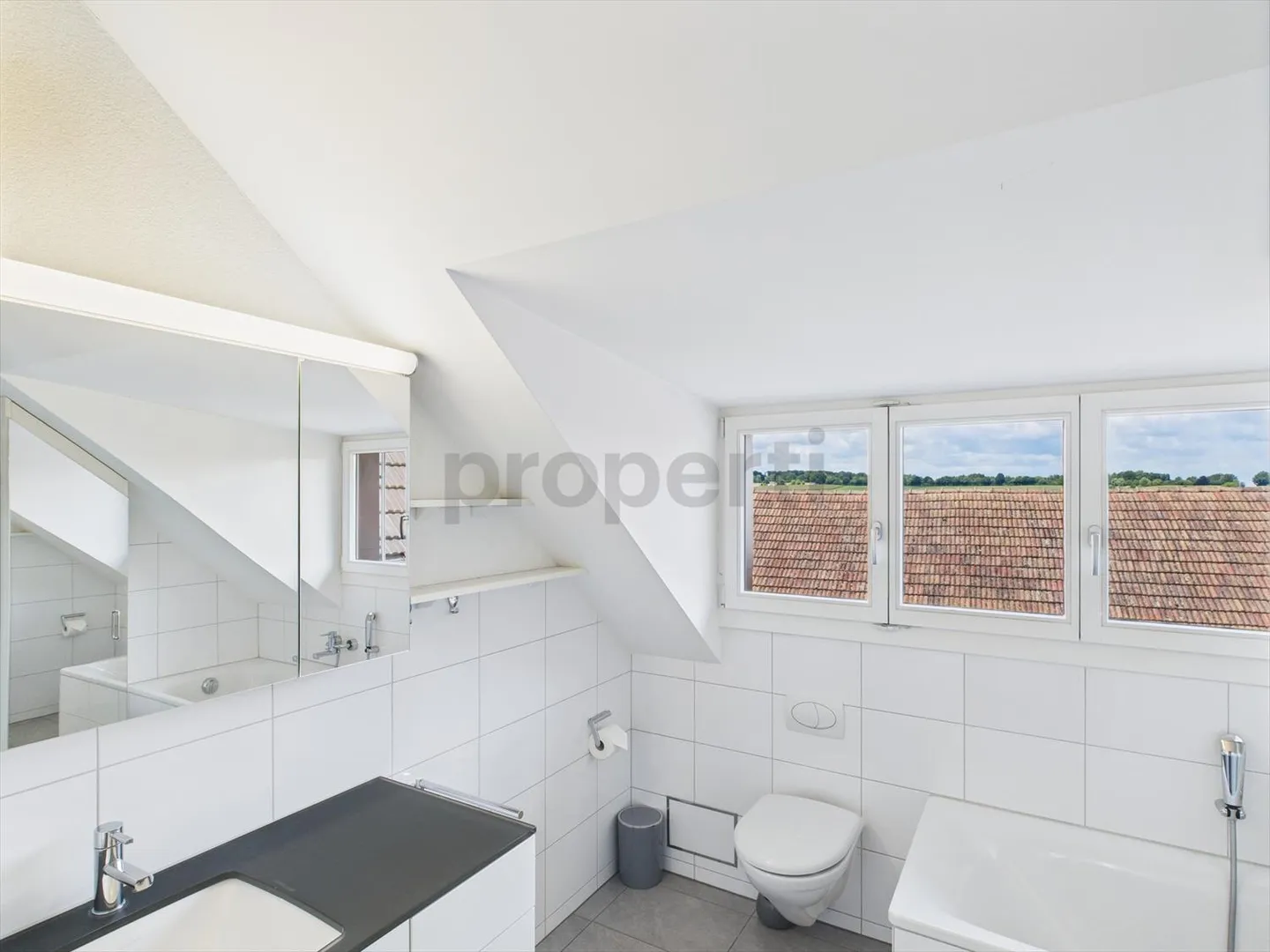 Appartamento esclusivo 3.5 locali con grande cantina e garage in standard di proprietà a Schönenbuch - Foto 10 di 13