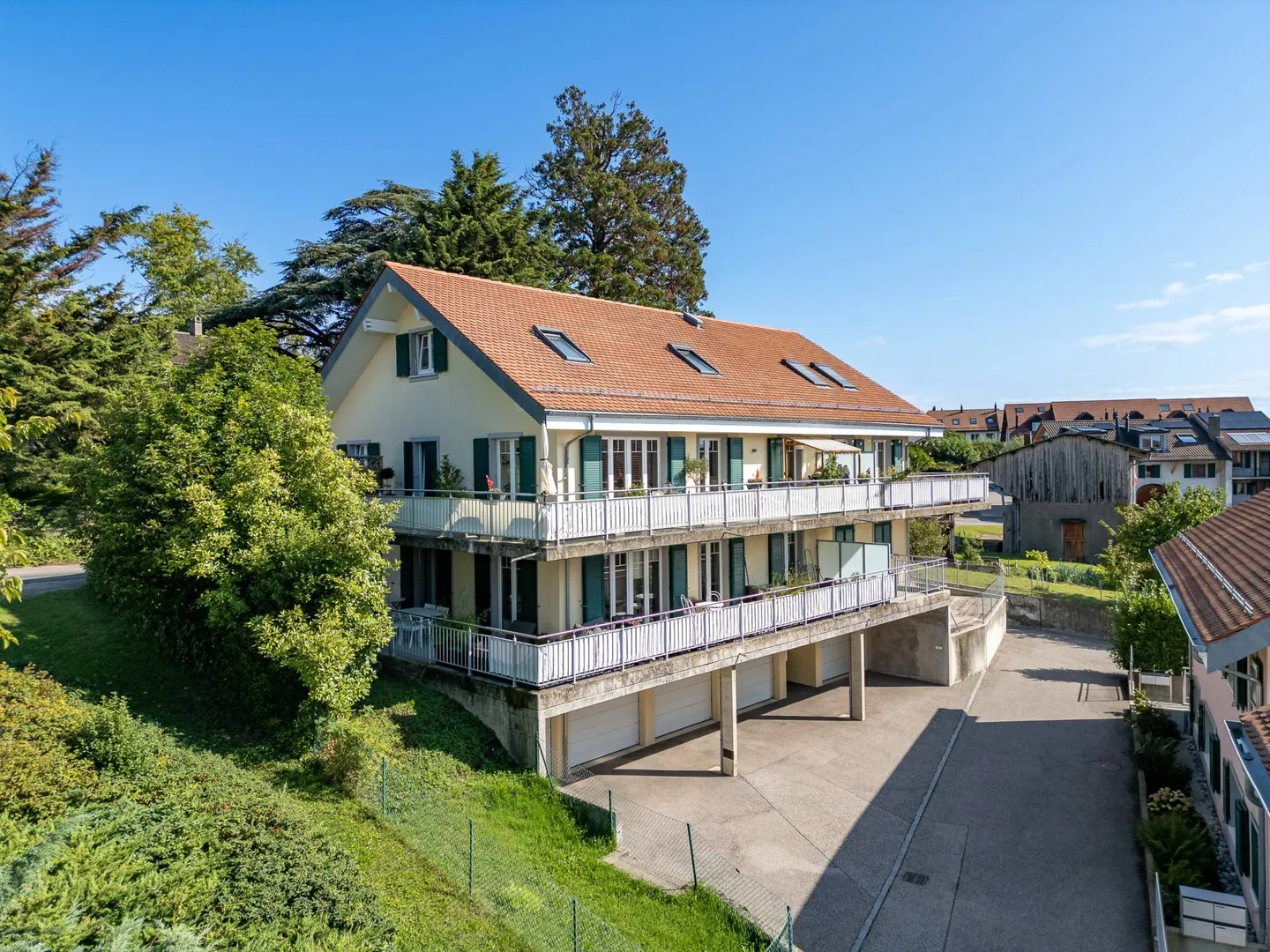 Charming 2.5-room apartment with garden - Photo 1 of 7