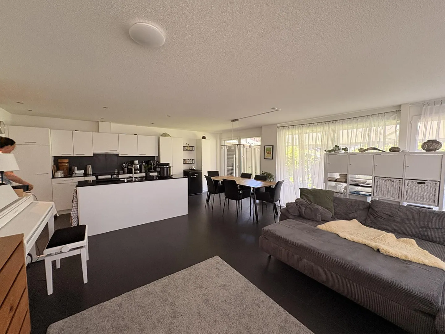 Geräumige Wohnung mit grosser Terrasse - Foto 2 von 12