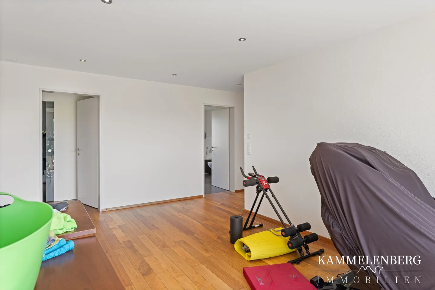Ampia casa unifamiliare di 7,5 stanze con edificio per animali - Foto 22 di 38