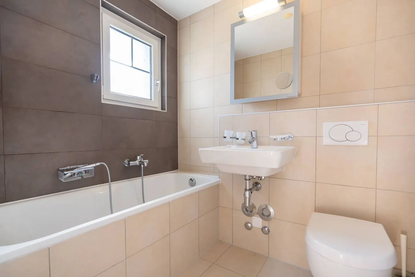 Charming 2.5-room apartment with garden - Photo 5 of 7