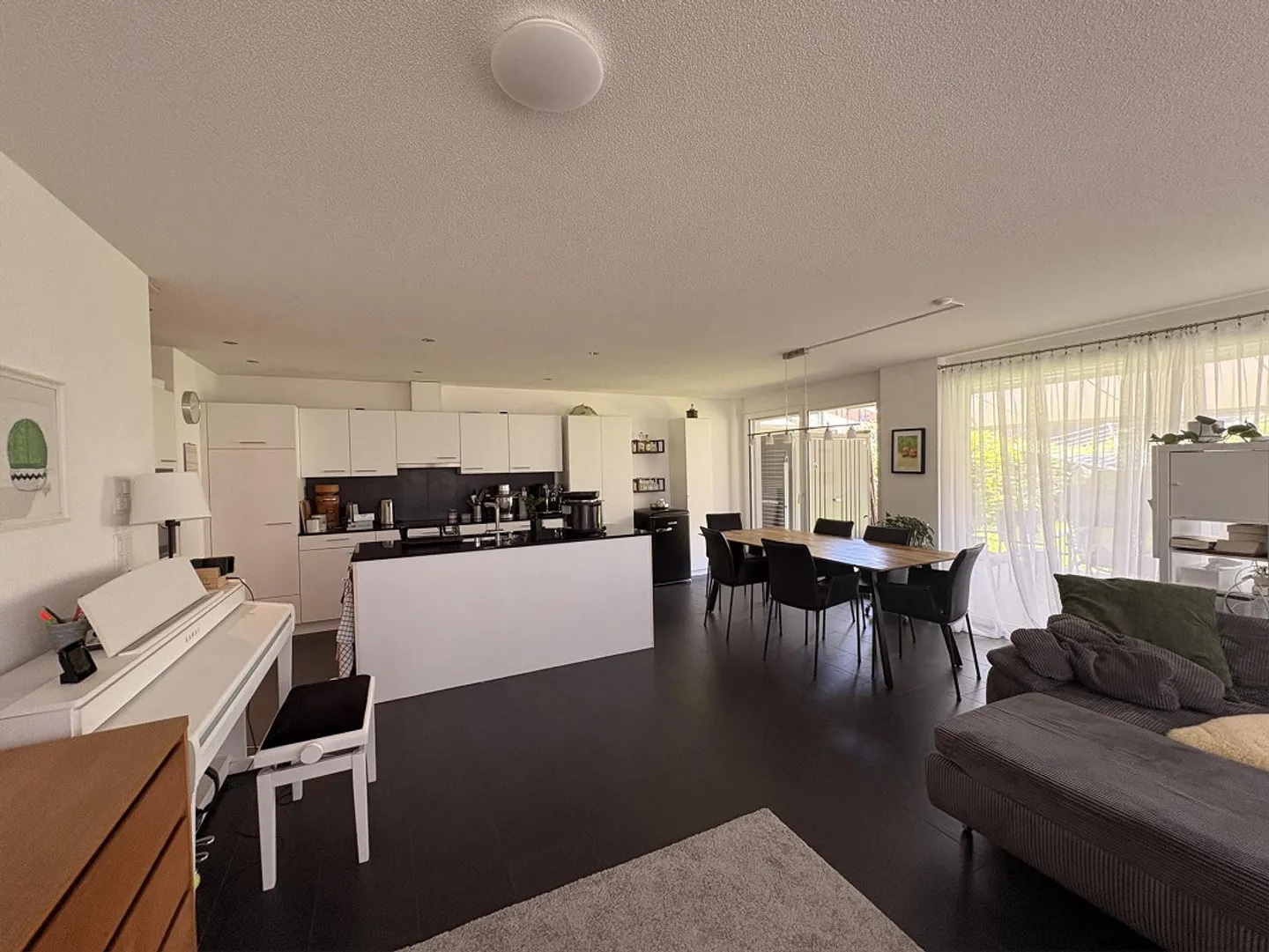 Geräumige Wohnung mit grosser Terrasse - Foto 4 von 12
