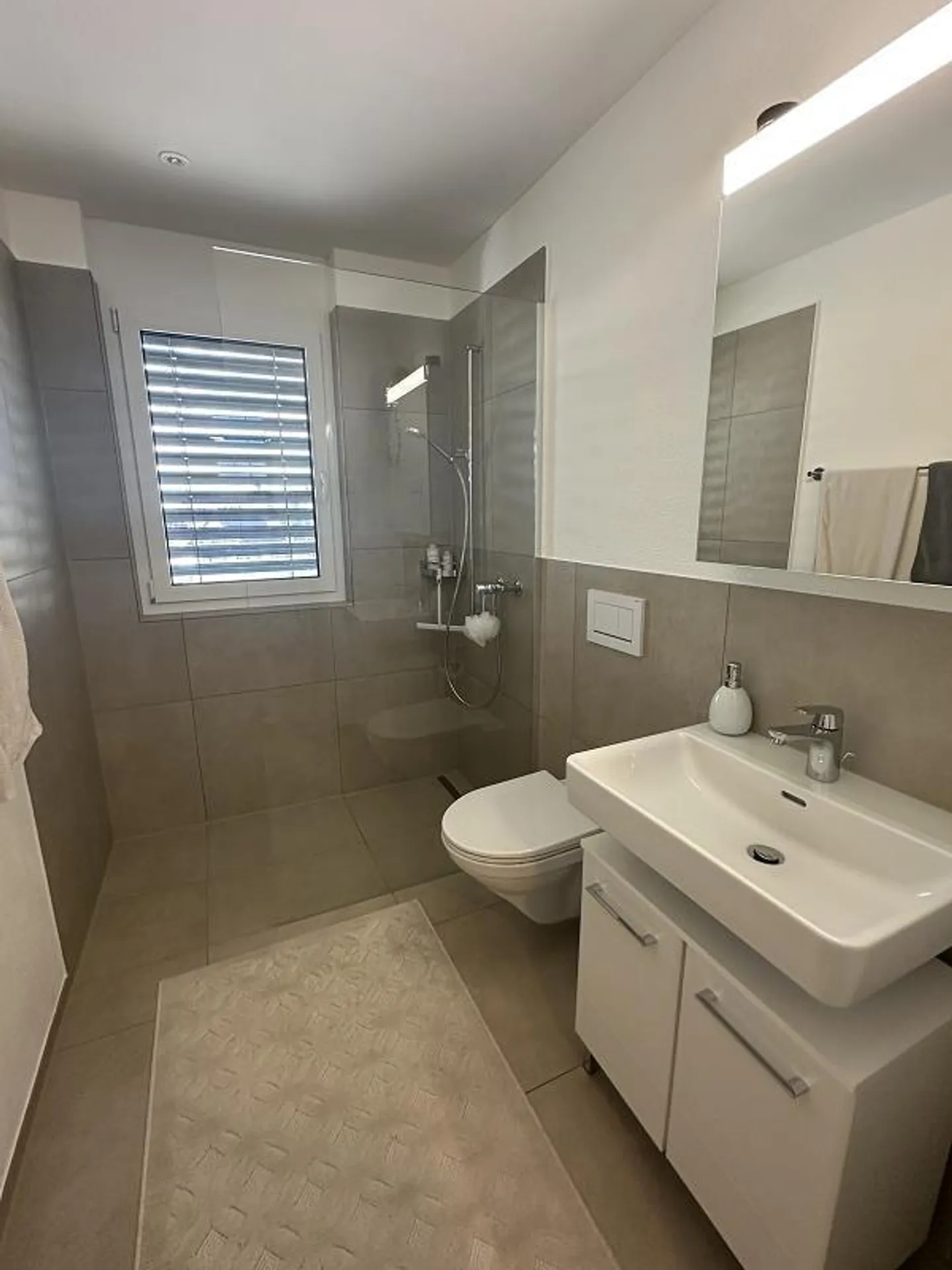 Moderne 4.5-Zimmer Wohnung - Foto 9 von 13