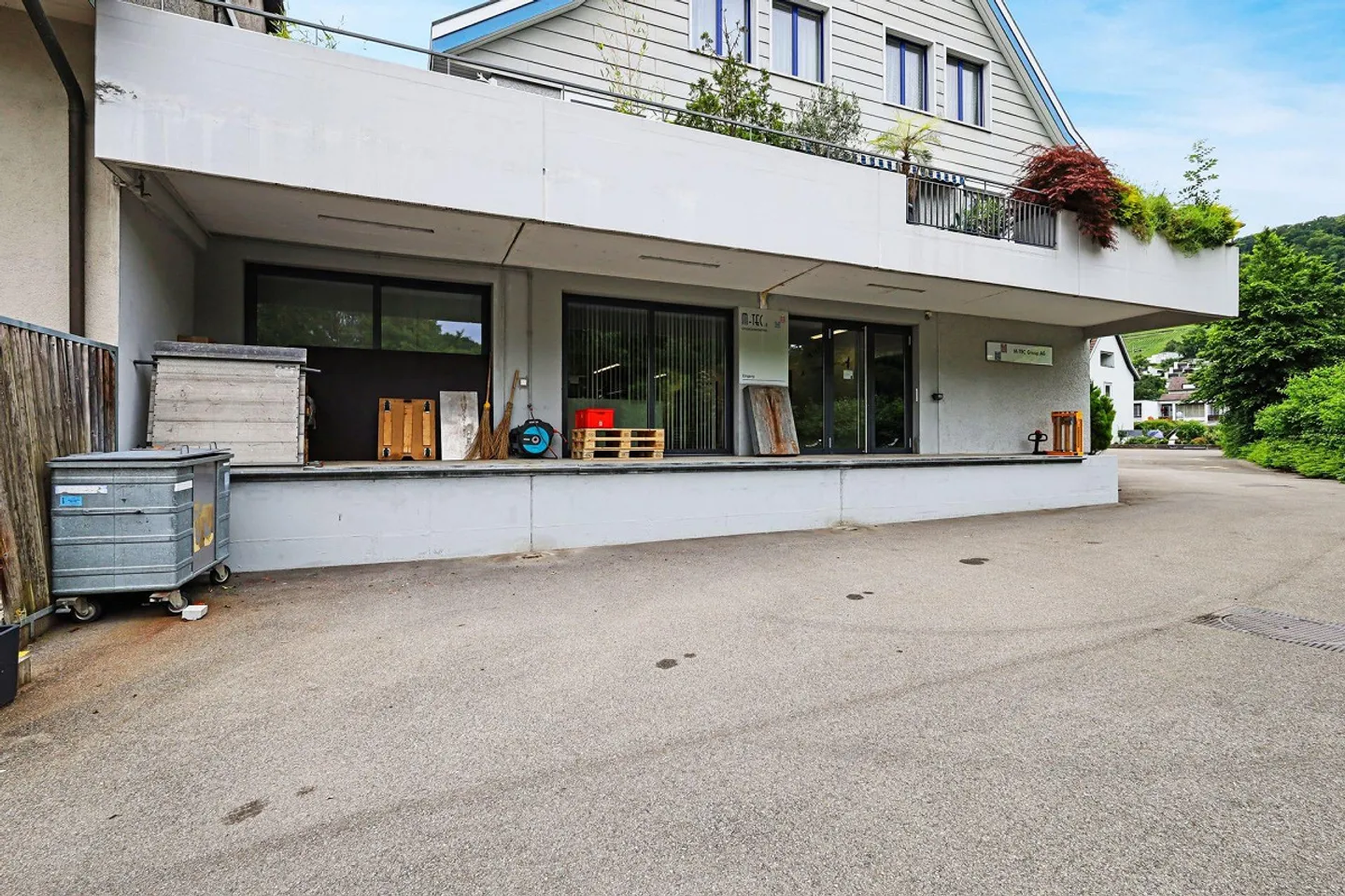 Commercial Property in Wettingen A Good Investment! - Photo 3 of 11