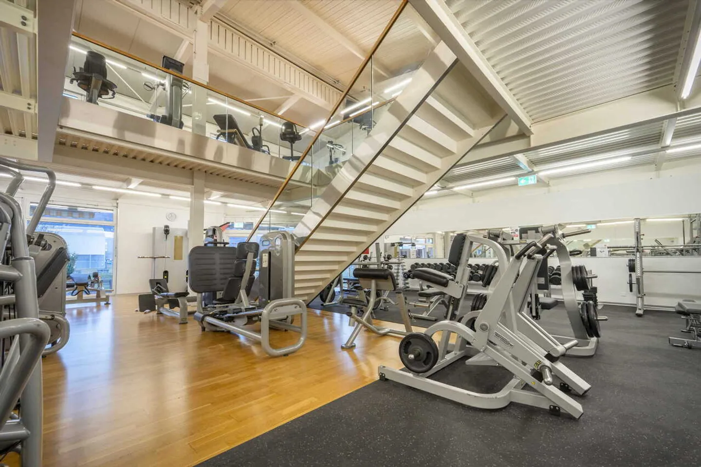 GEWERBEIMMOBILIE - FITNESS + WOHNUNG - EXKLUSIV - Foto 3 von 17