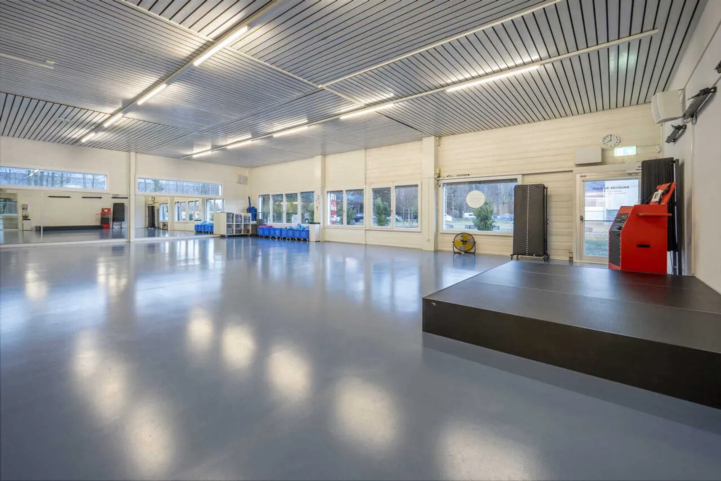 GEWERBEIMMOBILIE - FITNESS + WOHNUNG - EXKLUSIV - Foto 4 von 17
