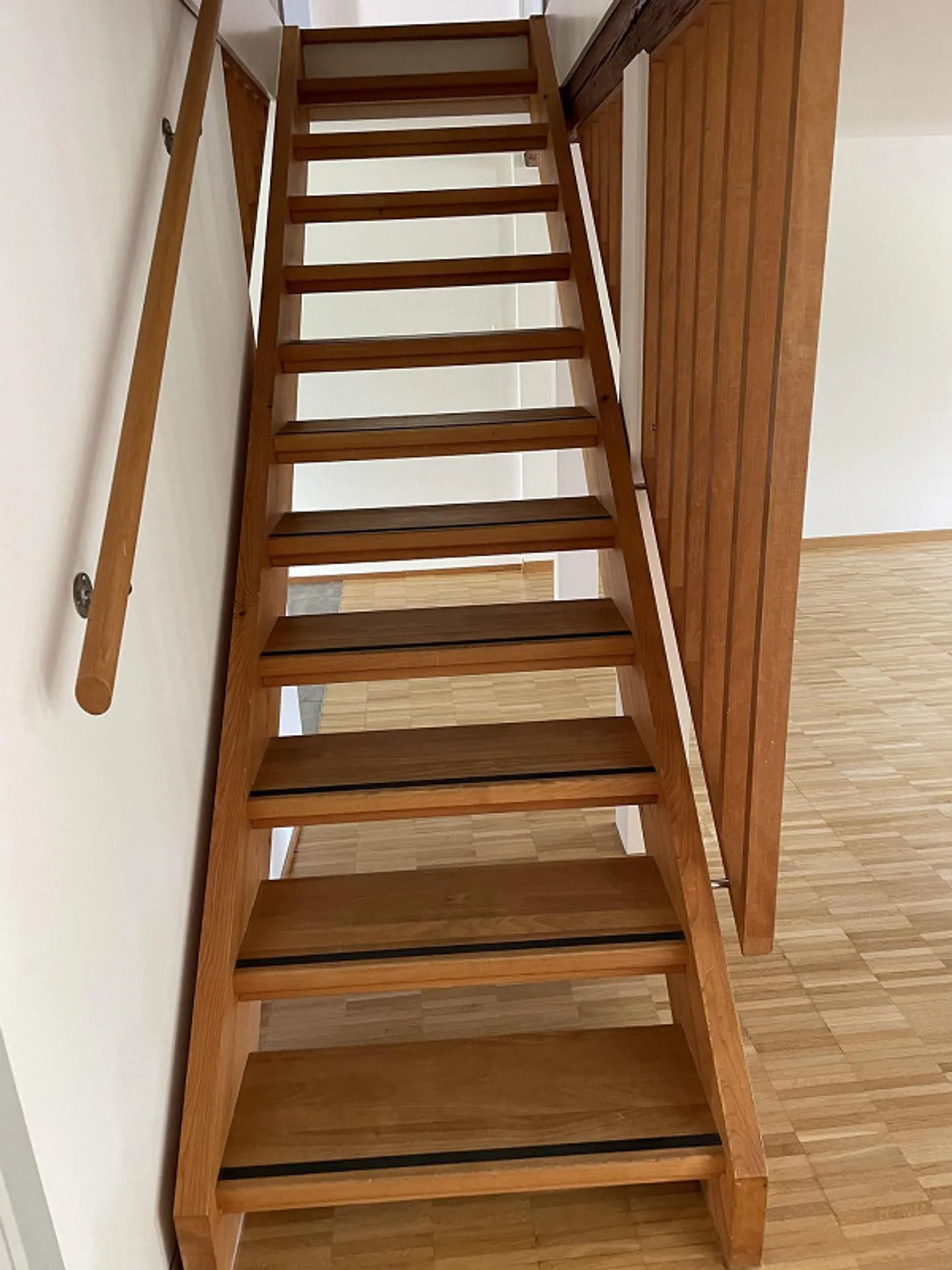 Incantevole appartamento maisonette di 3,5 stanze con ingresso privato - Foto 5 di 8