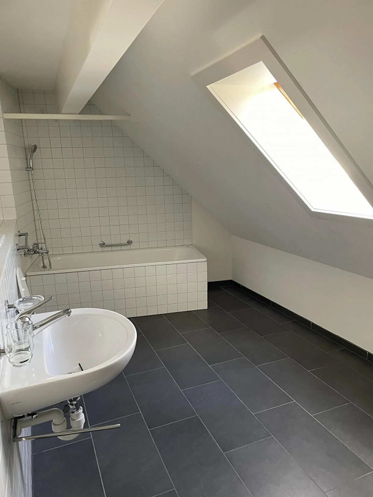 Incantevole appartamento maisonette di 3,5 stanze con ingresso privato - Foto 7 di 8