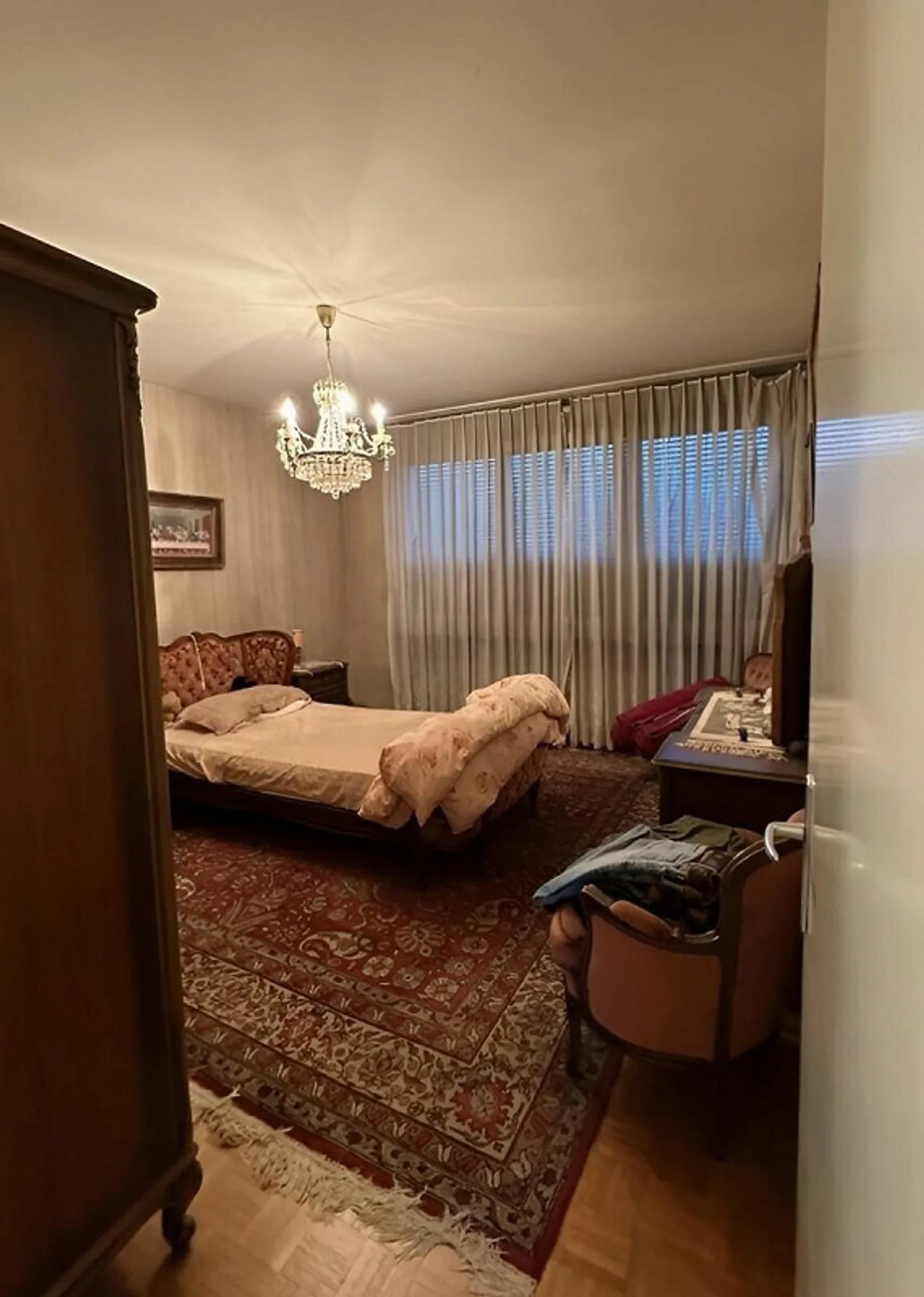 Charming Apartment with Potential - Photo 5 of 9