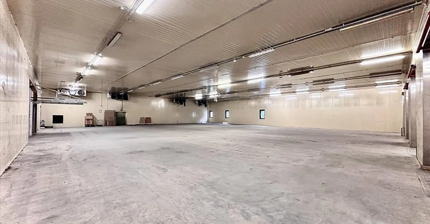 Edificio ad uso misto in affitto - Foto 3 di 6