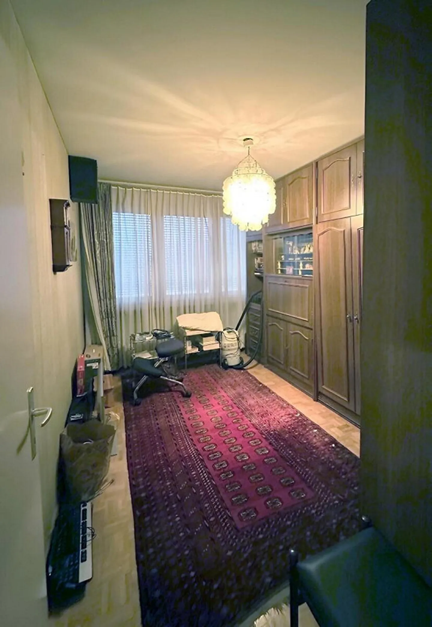 Charming Apartment with Potential - Photo 6 of 9