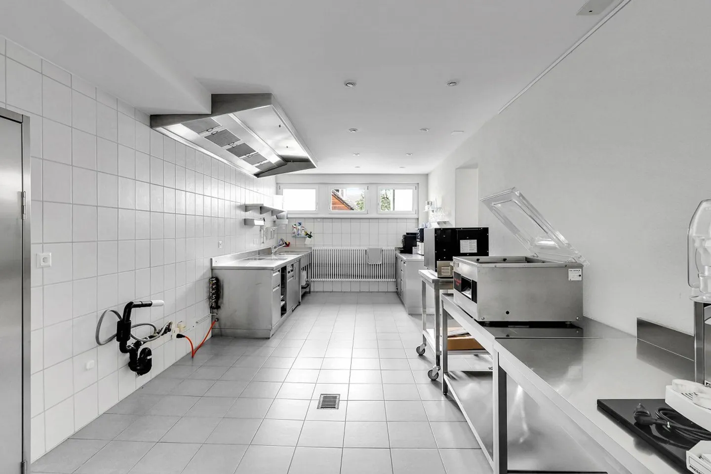 Commercial Property in Wettingen A Good Investment! - Photo 7 of 11