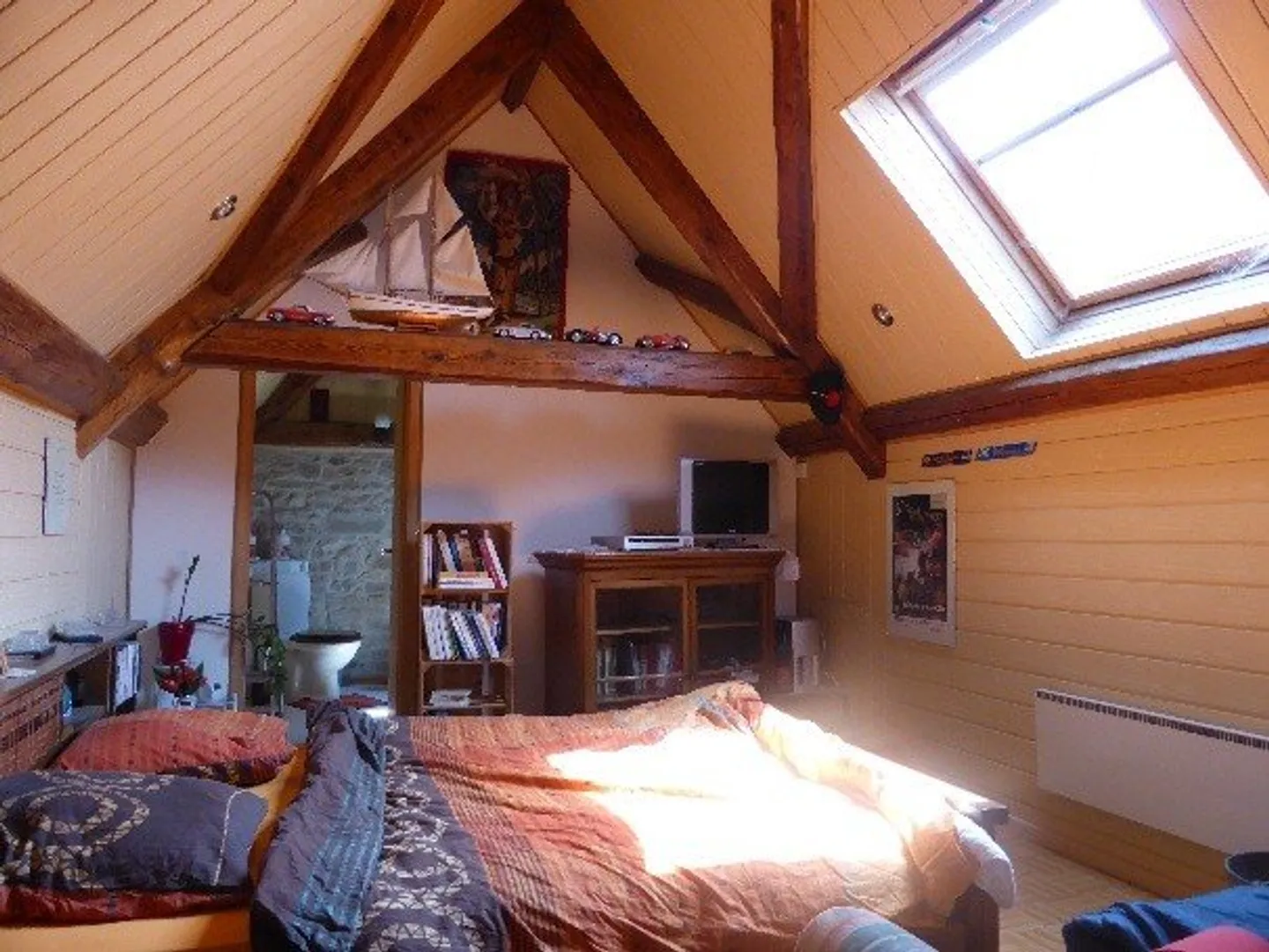 Apartment with 5 rooms on the 2nd floor - separate entrance - Photo 3 of 5