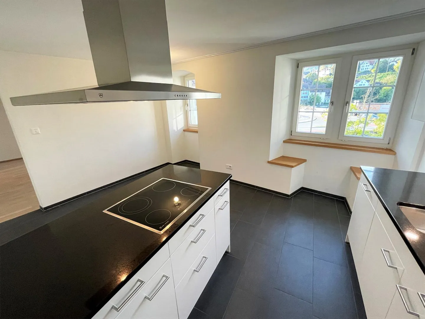 Appartement charmant dans un bâtiment historique au bord du Rhin - Photo 4 sur 11