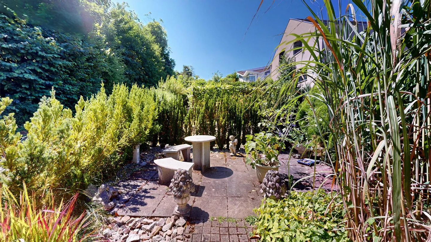 Charmantes 5-Zi.Einfamilienhaus in attraktiver Lage von Aesch Mit Stellplatz, grossem Garten - Foto 6 von 14