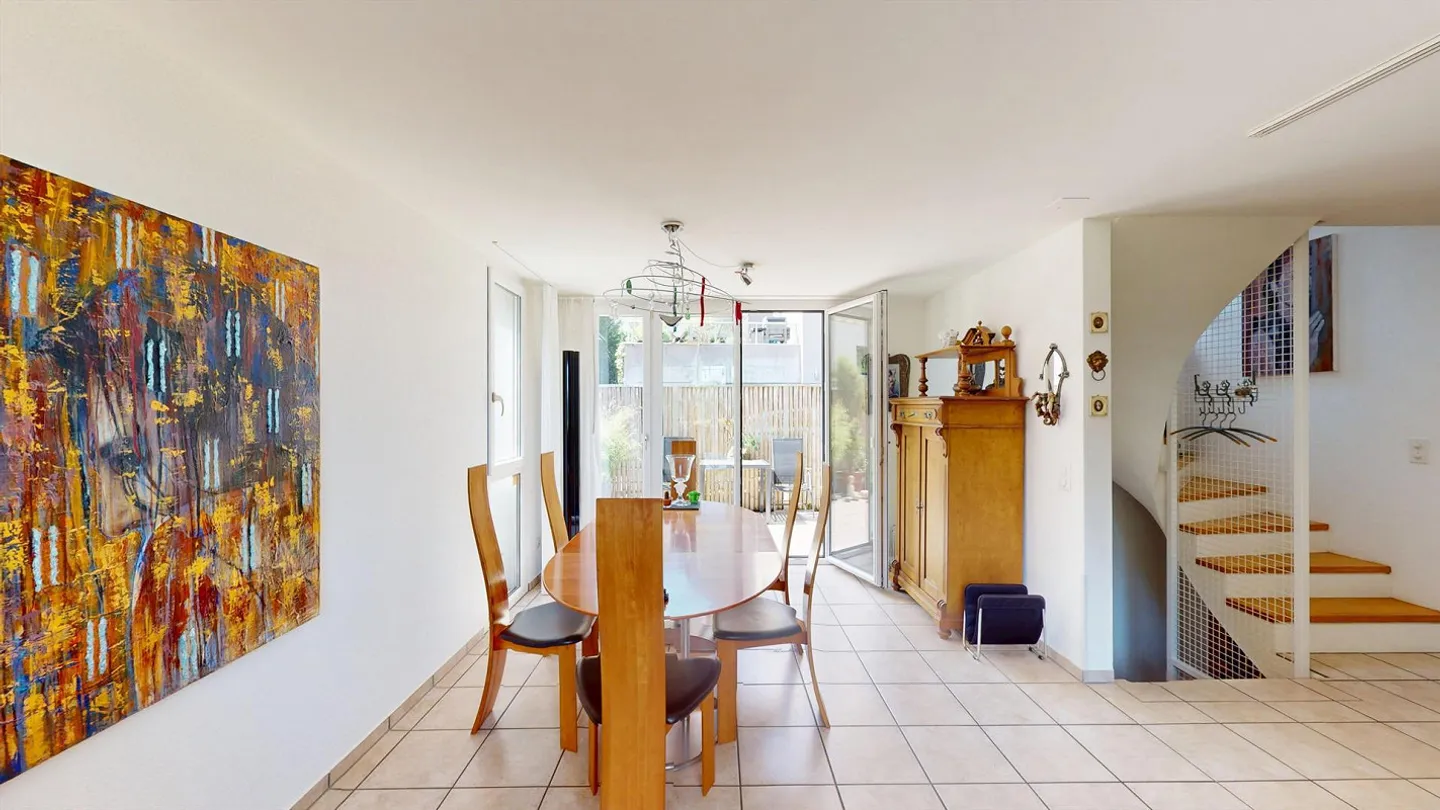 Charmantes 5-Zi.Einfamilienhaus in attraktiver Lage von Aesch Mit Stellplatz, grossem Garten - Foto 8 von 14