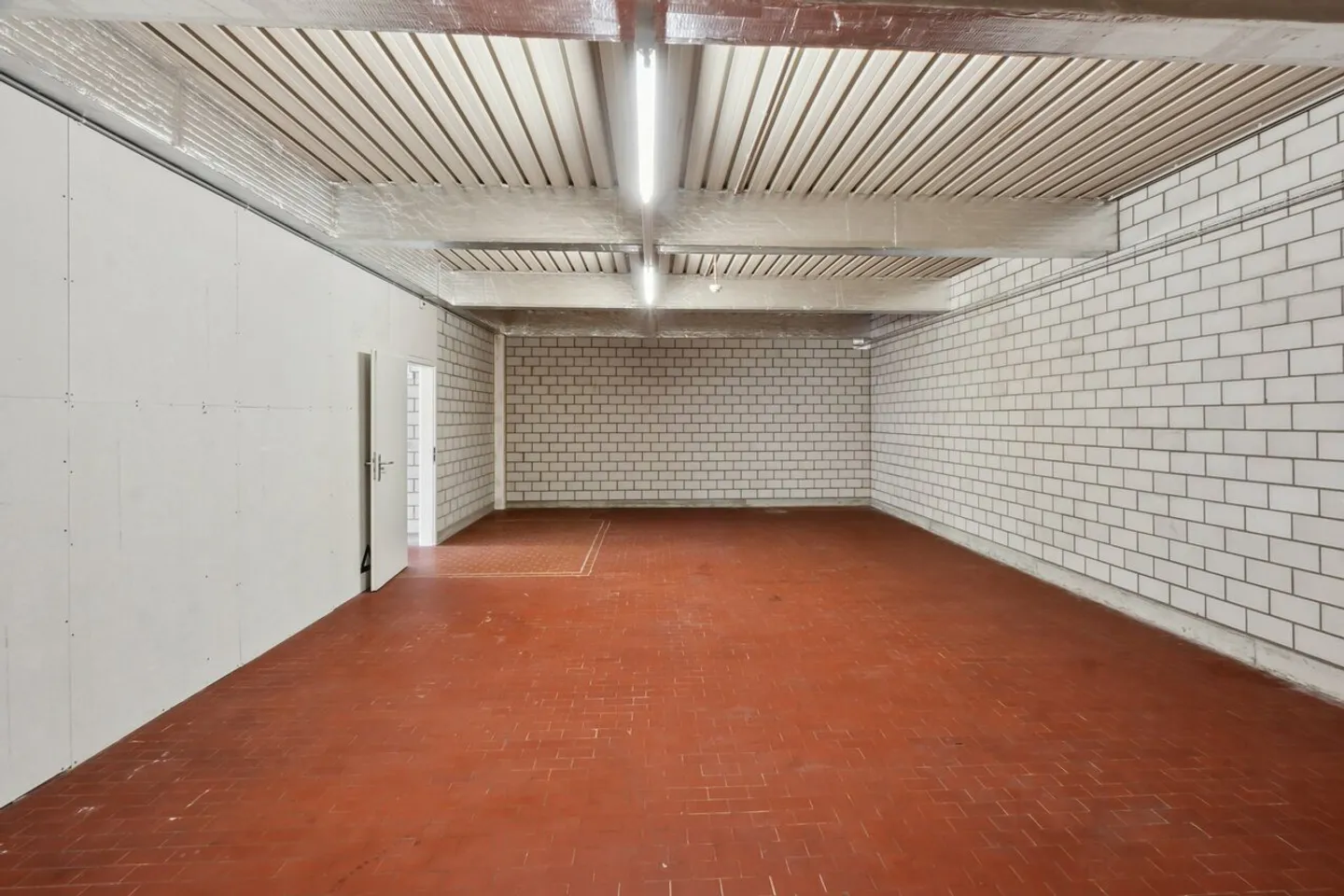 Spazi commerciali entusiasmanti per utilizzo temporaneo - direttamente sull'A1! - Foto 5 di 9