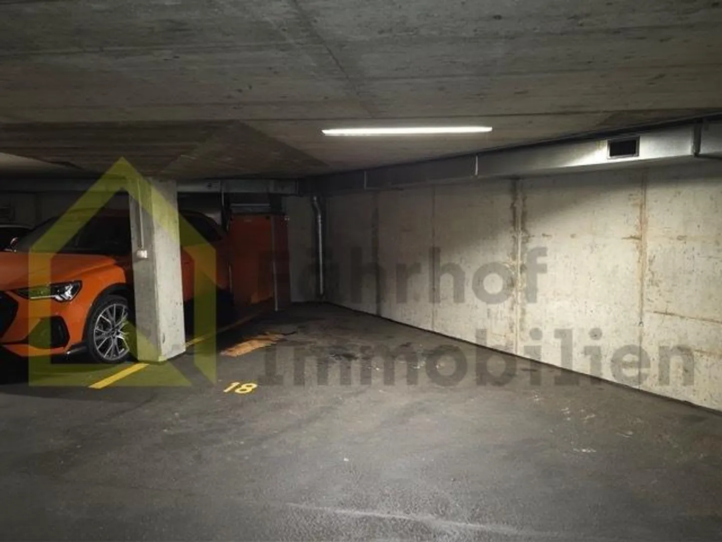Place de parking pour motos ou petites voitures (longueur max. 2m) - Photo 6 sur 6