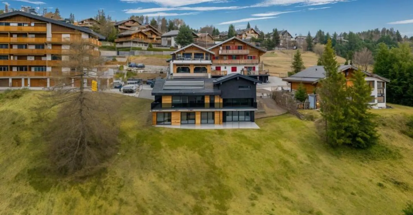 Modernes Chalet mit Aussicht - Foto 1 von 13