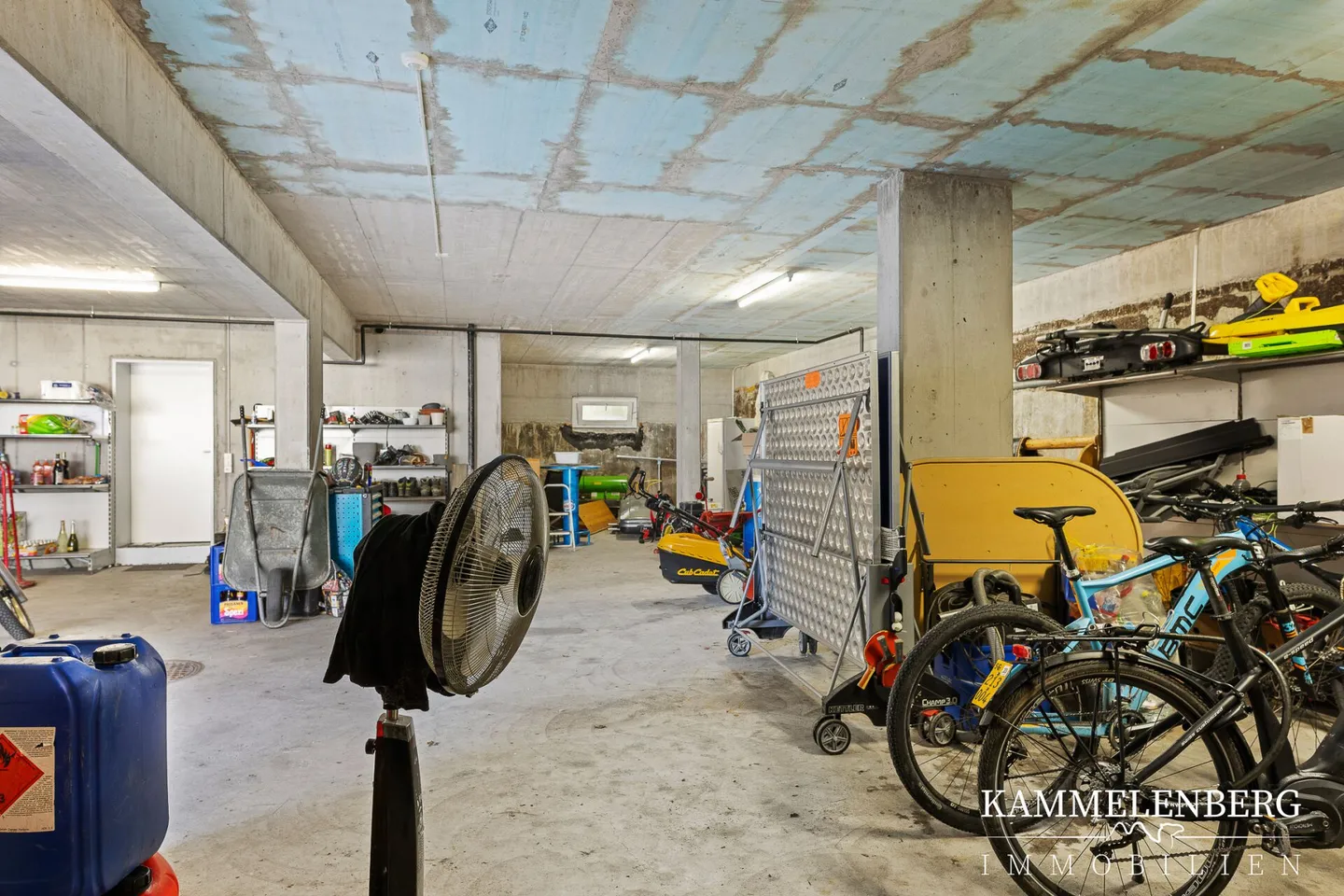 Ampia casa unifamiliare di 7,5 stanze con edificio per animali - Foto 35 di 38