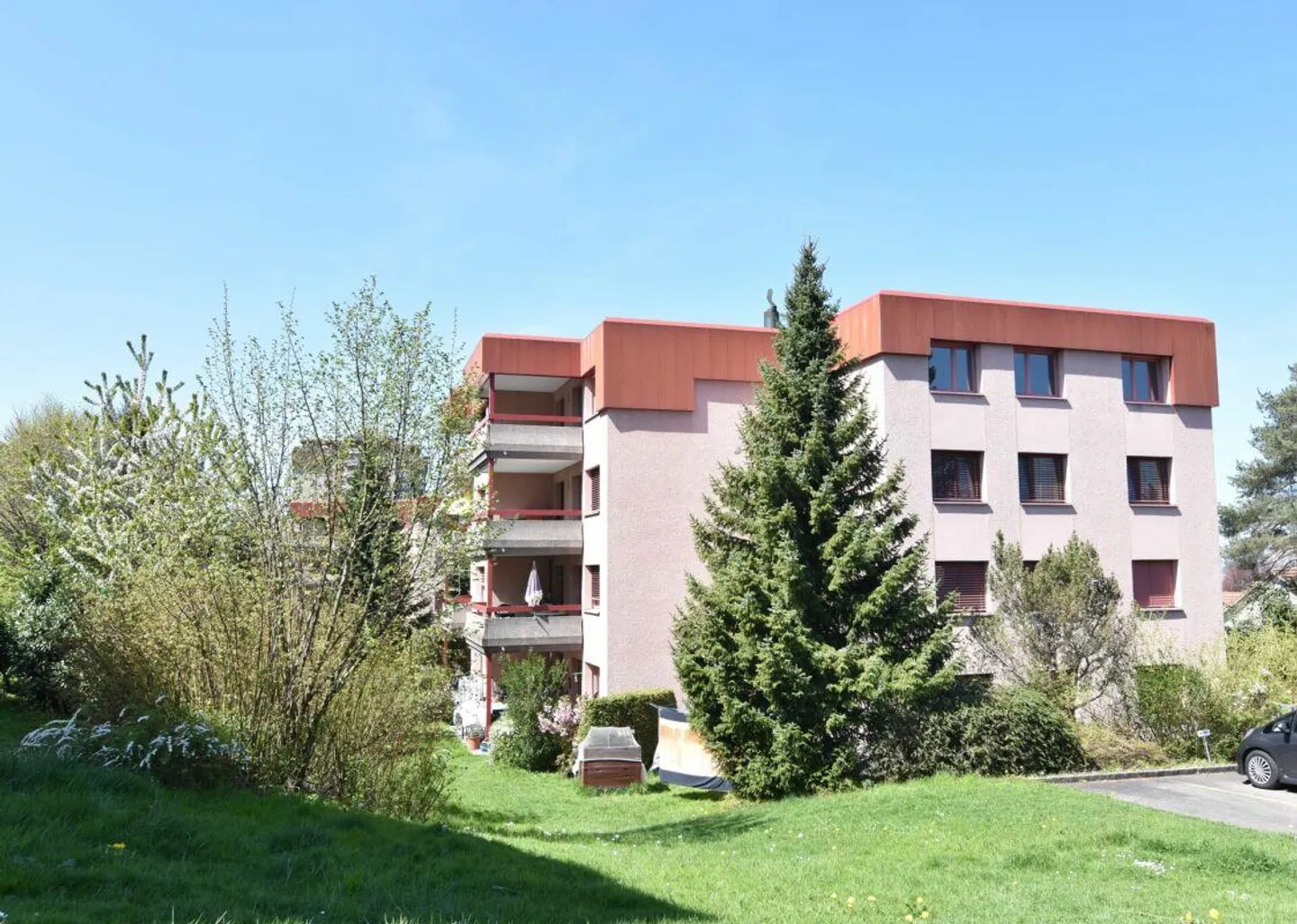 Renovierte 5 1/2 Zimmer-Whg mit teils Seesicht und Cheminée - Photo 1 sur 11