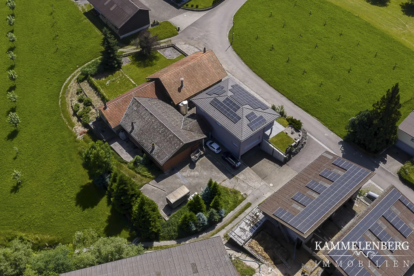 Ampia casa unifamiliare di 7,5 stanze con edificio per animali - Foto 37 di 38