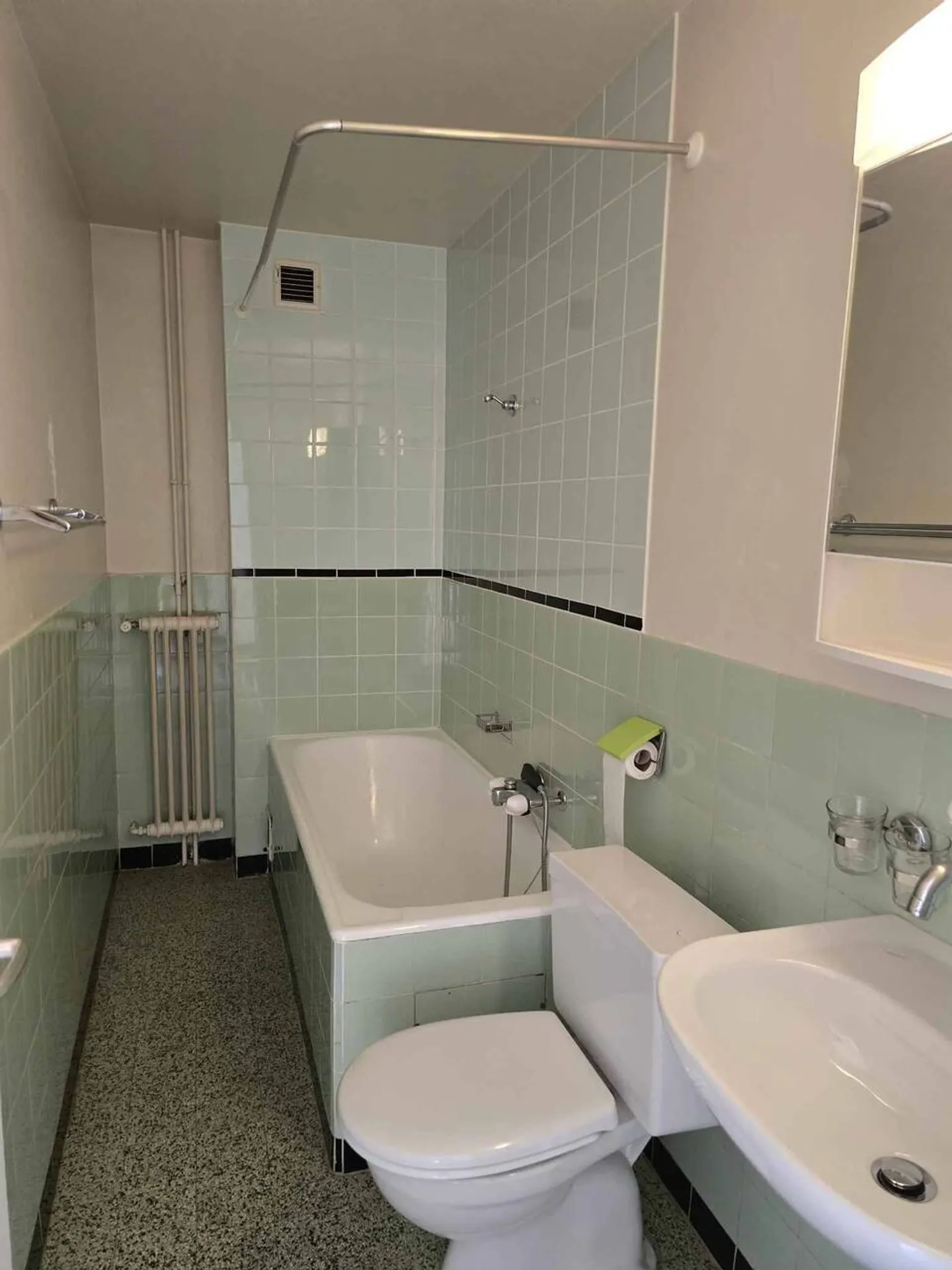 Apartment for rent - Photo 4 of 6